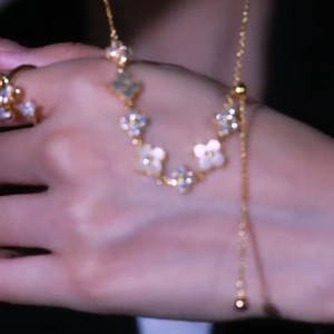 Materiale di rame, può disegnare quattro foglia <span class=keywords><strong>collana</strong></span> di fiori - Product Image 6