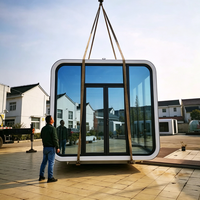 Kit de maisonnette Apple Cabin toutes saisons avec structure en acier et intérieur moderne pour chambres d'hôtes dans la cour, avec emballage d'exportation