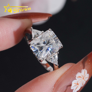 Sang trọng thả vận chuyển phụ nữ phong cách trang sức thanh lịch 4CT rạng rỡ + tam giác vvs moissanite kim cương 925 sterling Silver Nhẫn đính hôn - Product Image 1