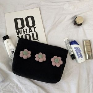 Sac de maquillage BSCI, grande capacité, portable, motif floral 3D, sac de voyage à fermeture éclair, sac de rangement à main pour fille - Product Image 4