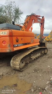 รถขุดตีนตะขาบ Doosan DX300 30 ตัน มือสองคุณภาพสูง ผลิตในเกาหลี ประสิทธิภาพสูง ได้รับการรับรองมาตรฐาน CE พร้อมเครื่องยนต์ Doosan และหัวเจาะ - Product Image 2