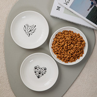 Assiettes plates en céramique écologiques de 5.5 pouces pour chats d'intérieur bols peu profonds plats de nourriture humide respectueux des moustaches pour chatons mignons
