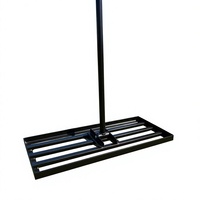 Râteau de nivellement de pelouse 30x10 pouces, outil professionnel de nivellement du sol en acier, manche en acier thermolaqué noir, manche long réglable pour