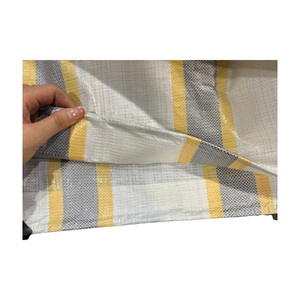 Best Selling PE Revestido Blackout Tarpaulin para Pet Shelters Waterproof & Proteger Animais De Mau Tempo - Product Image 6