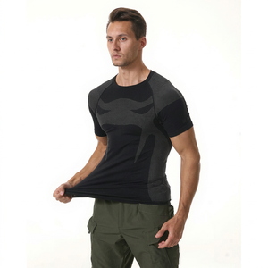 Camiseta Deportiva Transpirable Negra para Hombre SFB WSD02 ESDY con Diseño de Paneles de Malla para Uso Activo en Todas las Estaciones, Hecha en China - Product Image 1
