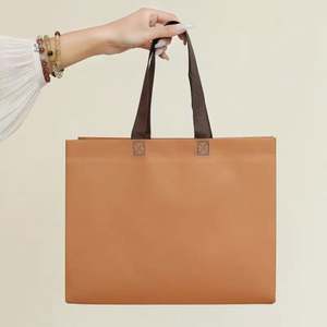 Sacs à main pour magasins de chaussures en tissu non tissé avec logos personnalisables - Product Image 5