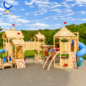 Ensemble d'équipements de jeux d'extérieur pour enfants en bois Montessori, terrain de jeux naturellement adapté aux enfants avec escaliers et toboggan - Product Image 1