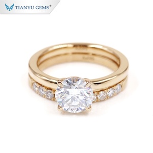 Tianyu Gems Nueva llegada Moissanite Juegos de anillos de boda Redondo 7.5nn DEF Anillo de piedra preciosa de moissanita de alta calidad - Product Image 2