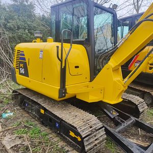 Excavadora Komatsu PC56-7 Usada de Alta Calidad - Product Image 3