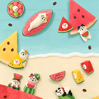 Watermeloenplakjes Kat Harsen Figuur - Handgemaakt Schattig Mini Bureau Ornament Feeën Religieuze Thema's Muziek Liefde voor Zomer Decoratie Cadeau