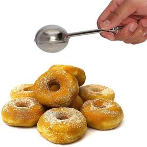 Poussette à farine en acier inoxydable 18/8 pour la pâtisserie, saupoudreur de sucre en poudre, tamis à confiserie, poignée à ressort - Product Image 5