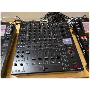 <span class=keywords><strong>Pioneer</strong></span> DJ DJM-<span class=keywords><strong>V10</strong></span> Mixeur haut de gamme à 6 canaux |   Audio 96 kHz/32 bits, égaliseur 4 bandes, 6 entrées CDJ/vinyle |   Compatible avec rekordbox, Serato, Trakt - Product Image 5