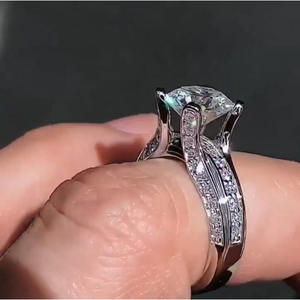 Bague en or blanc pour femme F188, diamant naturel taille ovale, bague de fiançailles avec diamants latéraux couleur D - Product Image 1