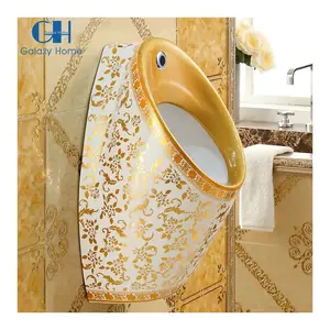 Goldfarbenes Wand-Urinal mit Sensor gerät Stilvolles Sanitär-Design für Spül toiletten