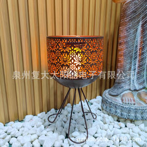 Lanterne solaire en fer avec lumière LED effet flamme, rechargeable, décoration de jardin extérieure - Product Image 1