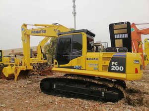 Excavadora de orugas de 20 toneladas Komatsu PC200 usada de Japón, excavadora de movimiento de tierras con motor central y componentes de caja de cambios a la venta - Product Image 4