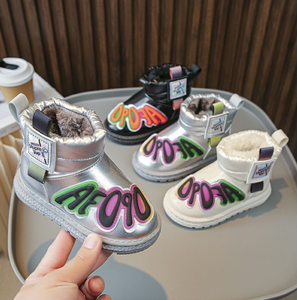 Bottes pour enfants à faible MOQ, bottes de neige solides argentées pour enfants, chaussures en lin et coton à semelle souple, bottes hautes - Product Image 3