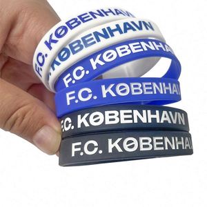 Bracelet en caoutchouc personnalisé avec logo imprimé en relief pour cadeaux promotionnels - Product Image 1