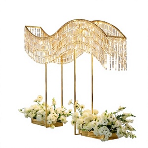 Support à fleurs moderne en métal doré et argenté de haute qualité, avec cristaux suspendus, pour centres de table de mariage, décoration de fête, intérieur et extérieur - Product Image 4
