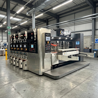 Machine automatique de fabrication de boîtes à pizza et de cartons, 2/3/4 couleurs, avec impression flexographique, rainurage et découpe.