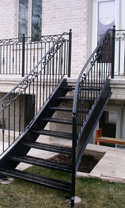 Balcon d'<span class=keywords><strong>escalier</strong></span> de conception unique d'usine garde-corps ornemental élégant en <span class=keywords><strong>fer</strong></span> <span class=keywords><strong>forgé</strong></span> personnalisé de motifs floraux - Product Image 3