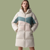 Doudounes et manteaux personnalisés ODM/OEM pour femmes, 90 % duvet de canard blanc, à capuche, blocs de couleur horizontaux, longs, amples, style streetwear, pour l'hiver