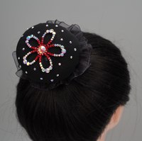 Filet à cheveux pour chignon de danse pour filles, noir, haut de gamme, entièrement orné de strass, en forme de fleur, en polyester, avec cordon de serrage et bordure en dentelle