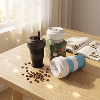 Mug de voyage pliable en silicone de 550 ml (20 oz) avec couvercle et paille, fabriqué par Shenzhen Hewang, idéal pour les cadeaux