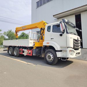 Heavy Duty 12-14 Tons Sinotruk HO WO NX Telescopic <b>Boom</b> Crane Truck for Sale - Product Image 2