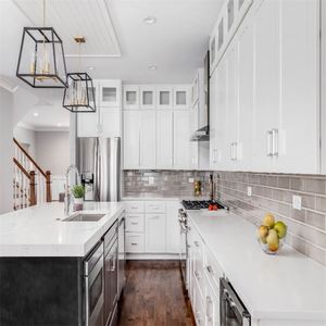 Cuisine moderne blanche professionnelle 2024, armoires RTA avec îlot, ensemble d'unités de cuisine professionnelles, nouveau projet de villa, fabriqué en bois - Product Image 1