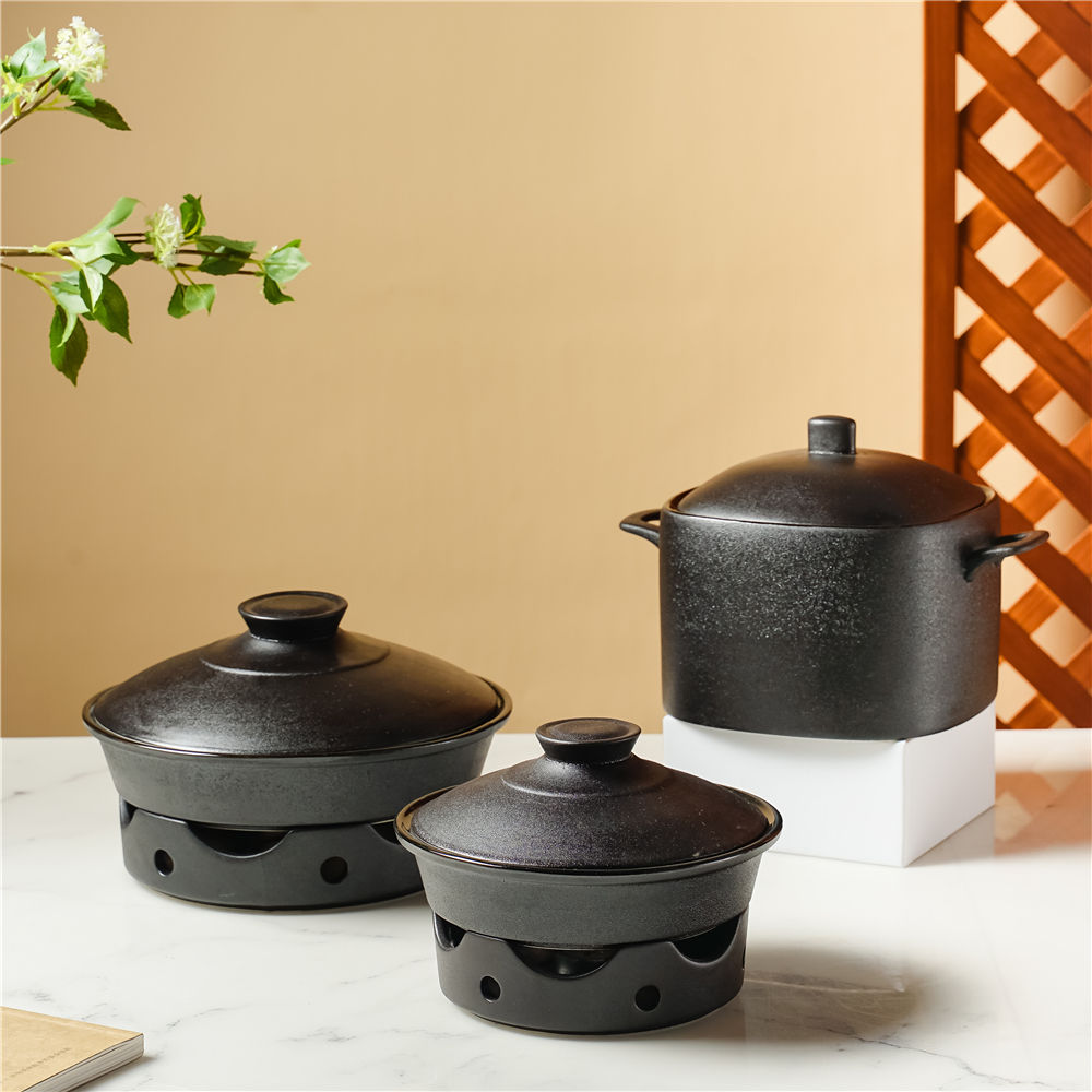 Utensilios de cocina de arcilla negra: ollas duraderas y