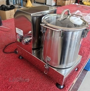 Attrezzatura Multifunzionale per Ristoranti: Tritatutto, Macchina per Purè di Igname, Frullatore per Formaggio, Macchina per Marmellata di Fragole con Motore - Product Image 3
