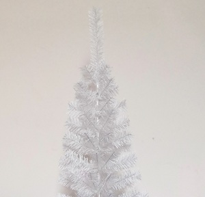 Arbre de Noël artificiel en PVC blanc, mince et sans éclairage, pour la décoration intérieure des fêtes - Product Image 4