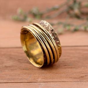 Anillo giratorio de latón chapado en oro de 14K hecho a mano con engaste de bisel, joyería moderna minimalista para meditación y alivio del estrés - Product Image 6
