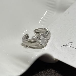 แหวนเงินแท้ S925 ดีไซน์วินเทจ รูปทรงวงรี ฝังตัวอักษร ดีไซน์เก๋ไม่ซ้ำใคร - Product Image 4