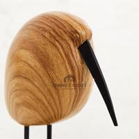Figurine de table décorative en bois et métal de luxe au design unique pour les espaces résidentiels et commerciaux, disponible dans le monde entier