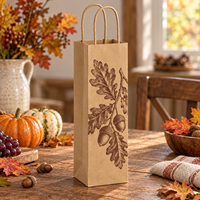 Sac cadeau en papier kraft pour bouteille de vin avec poignées torsadées, imprimé feuilles de chêne et acorns sur le devant - Marron naturel