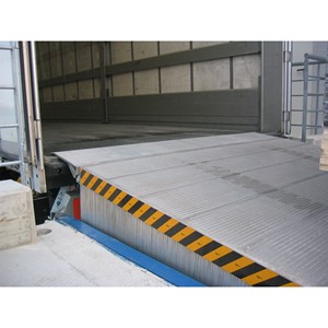 Plataforma Niveladora Electrohidráulica de Aluminio con Labio Oscilante OIL250B-ALL 6000kg para la Industria Alimentaria, Farmacéutica y de Frigoríficos con Certificación HACCP - Product Image 3