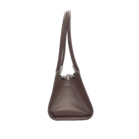 Sac fourre-tout en cuir élégant à silhouette incurvée avec des détails de couture raffinés