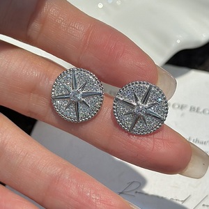 Pendientes de Plata de Ley S925 con Diseño Vintage, Estrella de Seis Puntas Simple y Moderna con Accesorio Redondo Denso para la Oreja - Product Image 1