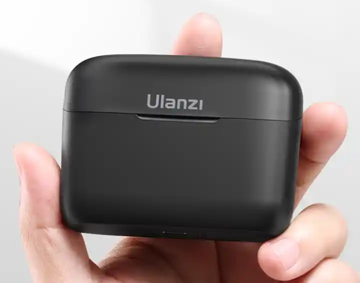 Ulanzi J12 Wireless Lavalier Microphone System