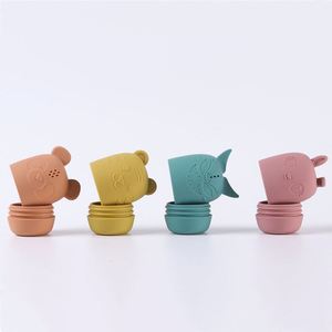 Juguete de silicona para niños con forma de animales, rociador de agua, artefacto de baño con función musical para baño y piscina, con diseño de conejo y pato. - Product Image 3