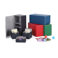 Boîte de rangement PQ Fashion avec plateau à dés et fermeture à bouton, capacité de 200+ cartes à double protège-poche, en cuir PU, double rangement pour cartes