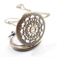 Montre de poche pour hommes, séries à quartz, film en cuivre commémoratif, gravure du web d'araignée, de poche avec chaîne