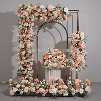 Backdrop Pernikahan Mewah Profesional - Kolom Mawar Buatan Sutra Oranye dan Pink untuk Dekorasi Panggung Upacara