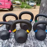 Kettlebell en fonte robuste Dinuo avec revêtement en poudre, design à anneaux colorés pour entraînement fonctionnel et Cross-Fit en salle de sport