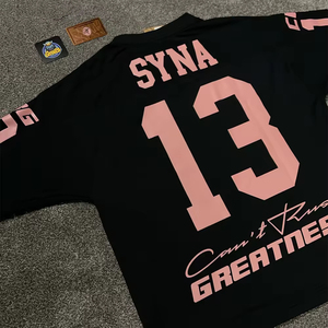 T-Shirt Rétro de Football Streetwear Personnalisé pour <span class=keywords><strong>Homme</strong></span>, Maillot Surdimensionné Imprimé, Coupe Boxy Épaules Tombantes, en Maille <span class=keywords><strong>Vintage</strong></span> - Product Image 2