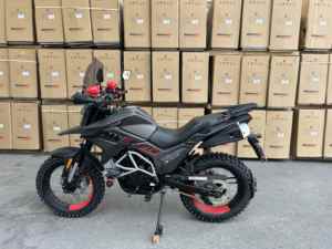 Motocicleta <span class=keywords><strong>de</strong></span> Enduro <span class=keywords><strong>de</strong></span> Fábrica 2024 <span class=keywords><strong>250</strong></span> Cc, Personalización <span class=keywords><strong>de</strong></span> Pitbike, Motocicletas <span class=keywords><strong>de</strong></span> Carreras con Motor <span class=keywords><strong>de</strong></span> Gasolina <span class=keywords><strong>de</strong></span> 250cc <span class=keywords><strong>Baratas</strong></span>, Estilo Sur Ron Dirt Bike - Product Image 4