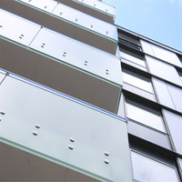 Balustrade en verre résistante aux intempéries avec fixation latérale pour balcon extérieur, terrasse, escalier résidentiel