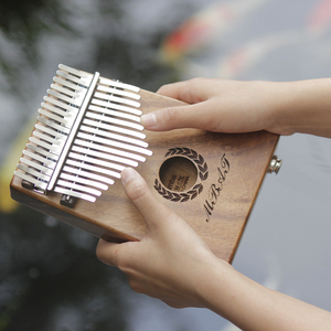 <span class=keywords><strong>Kalimba</strong></span> électrique 17 touches EQ pickup piano à pouce en acajou avec accessoires de sac Vente en gros - Product Image 6
